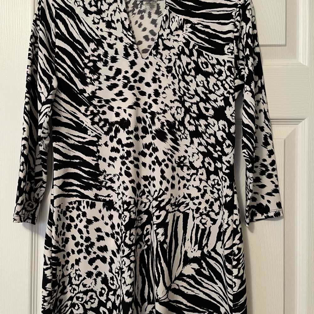 Peter Nygard Black and White Patterned Tunic